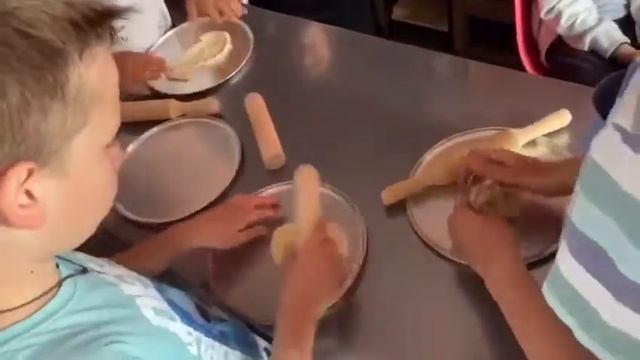 Мастер-класс по приготовлению пиццы смотреть онлайн