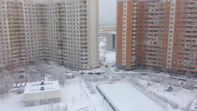 под белым белым покрывалом  декабря