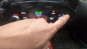 How to Change Date and Time i Climate Control Menu in Nissan Juke I ( 2010 - 2019 )