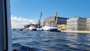 Питер с прогулочного катера.