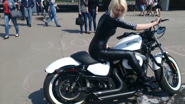 На харлее по Москве смотреть онлайн