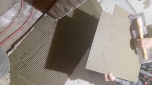 укладка плитки на пол в душевой