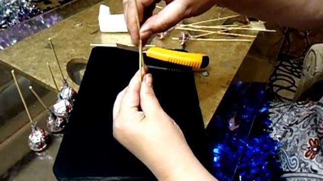 Как За 15 минут Сделать Елочку Из Мишуры И Конфет. Мастер-Класс. Tutorial.