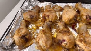 Готовим голени в духовке с картошкой с приправами для сочной курочки