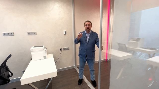 Безрамное остекление для внутренней перегородки квартиры или офиса