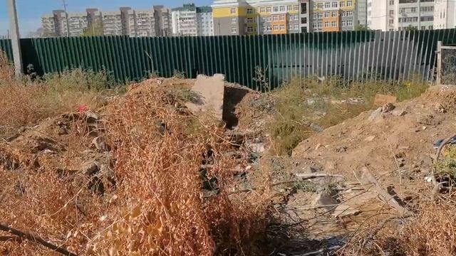 Москва благоухает, а мой родной город утопает в мусоре и грязи. Мусорные свалки почти в каждом двор смотреть онлайн