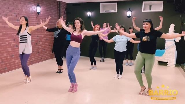 Женский стиль бачата с Еленой Талашовой, Barrio смотреть онлайн