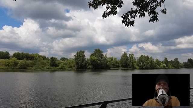 Любуясь на красивую покойницу, могильщик не удержался и тоже решил попрощаться с ней, поцеловав… смотреть онлайн