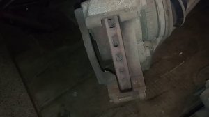 Peugeot expert 98г. замена передних тормозных колодок.