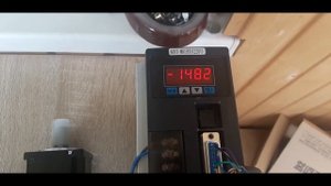 Подключением серву AASD к панели CW20T (XC609T) в аналоговом режиме +- 10v