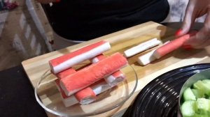 Вкусный крабовый салат слоями