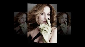 Джиллиан Андерсон и её  секретные материалы
женской моды