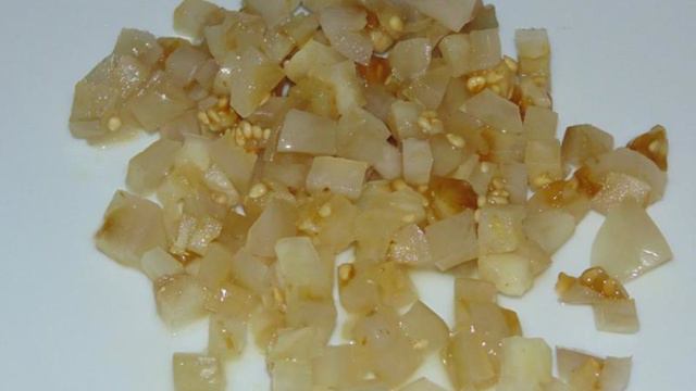 Зимний салат с зеленым квашенным помидором