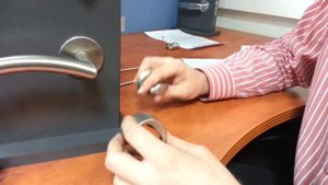 Видеоинструкция по установке цилиндра iLOQ для замков ABLOY скандинавского типа