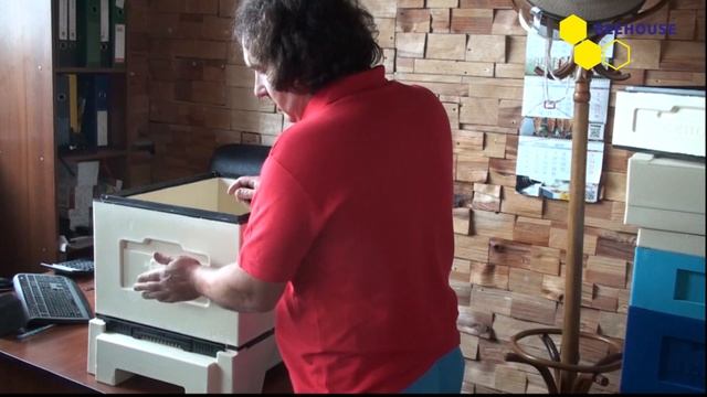 Обзор 10-ти рамочного улья из пенополиуретана BEEHOUSE. смотреть онлайн