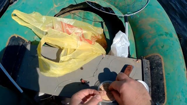 Ловля на кольцо с лодки на Волге. В поисках леща №3 смотреть онлайн