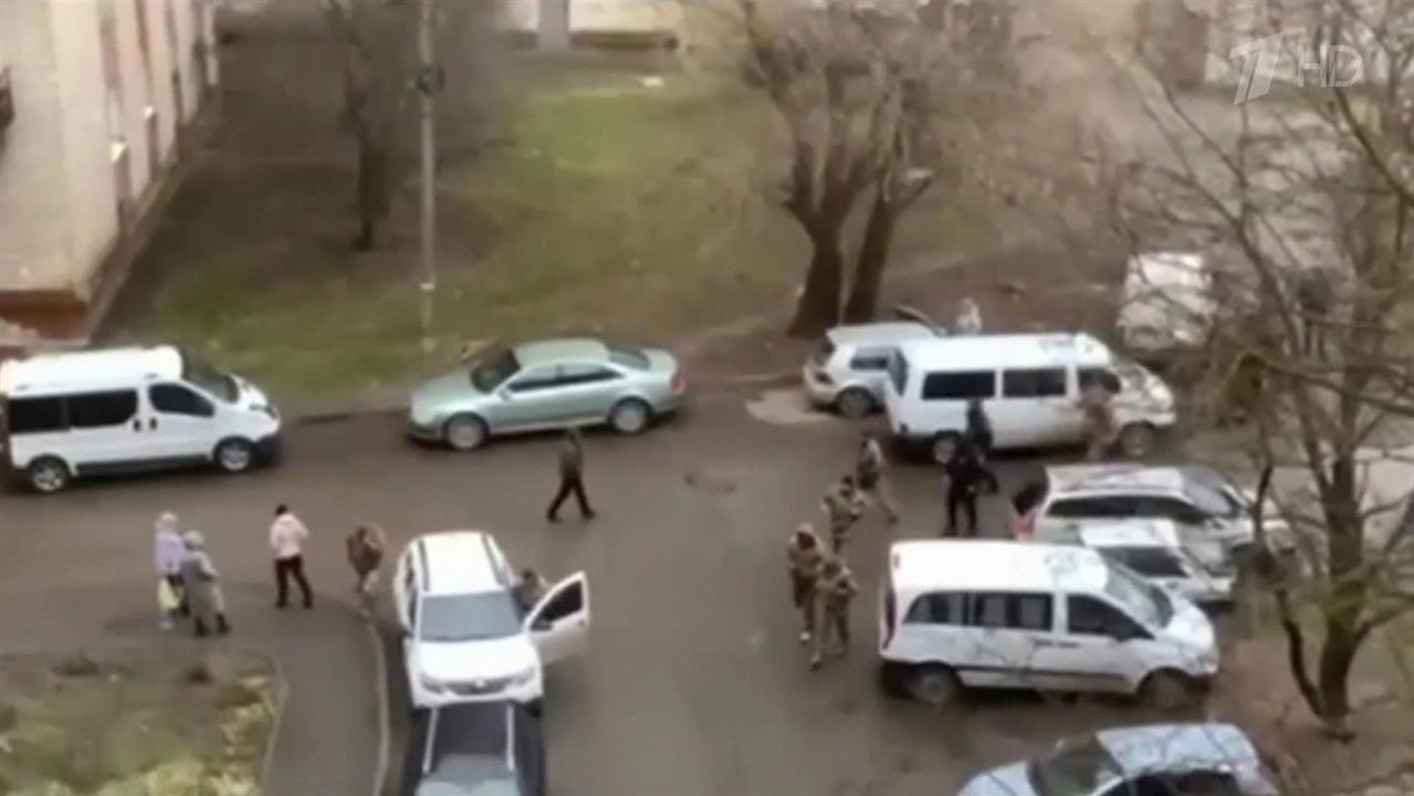 Украинские призывники копят деньги на взятки военкомам, пишет американское издание "Таймс"