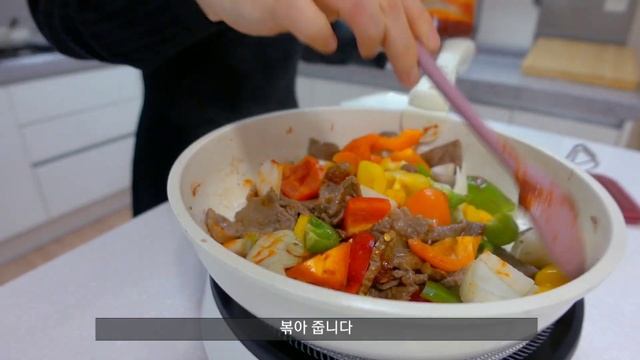 ENG | 집밥vlog 한국식 찹스테이크 해먹고 오랜만에 외출하기. 갈비탕, 겉절이, 브런치, 감자볶음 해먹는 일상.