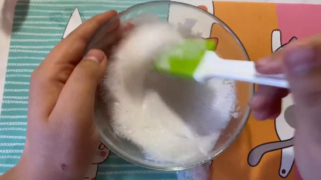 Как сделать флаффи слайм без пены для бритья / Как сделать СЛАЙМ из клея ПВА смотреть онлайн