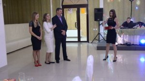 Трогательное поздравление отцу на юбилей от дочерей