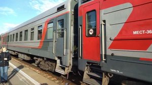 Тепловоз 2ТЭ10 Ут 0096 с пассажирским поездом Печора-Адлер. Станция Ярега 7.06.2023