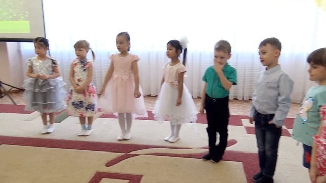 Музыкальное занятие в старшей группе "Зимняя сказка". Музыкальный руководитель Жартаева Марина. смотреть онлайн