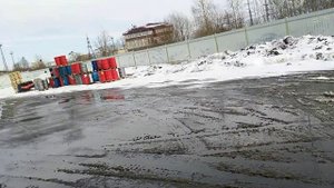 Гатчина погрузка на заводе пластиковых бутылок ( пивных ) АПГ Восточная Европа international 9800