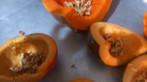 Тыква запечённая с орехами и изюмом.