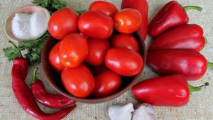 Помидоры в аджике на зиму