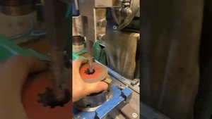 Долбёжный на 675 фрезер с пневмоприводом.