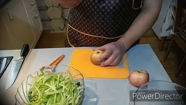Диетический салатик из черешкового сельдерея. смотреть онлайн