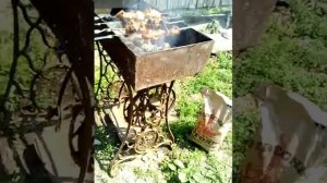 Сборка передней балки на Ниву продолжается.