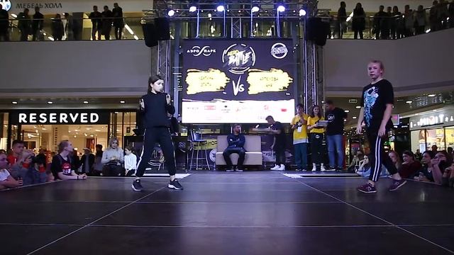 HIP-HOP AERO BATTLE 2018. JUNIORS, 1/2 Артюхова Аня VS Кейлина Злата смотреть онлайн