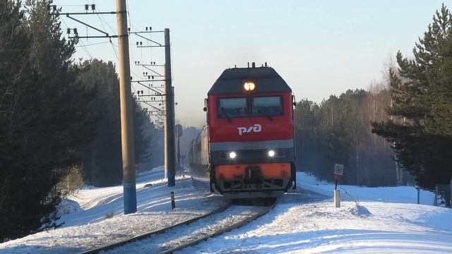 ТЭП70У-021 со скорым поездом Астрахань — Нижневартовск смотреть онлайн