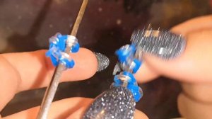 ?Как сделать бабочку из резинок?