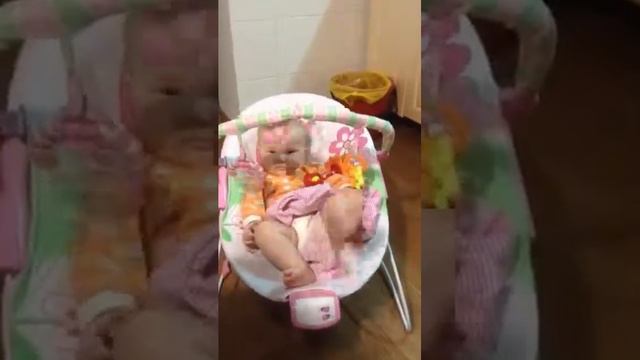 Веселый ребенок