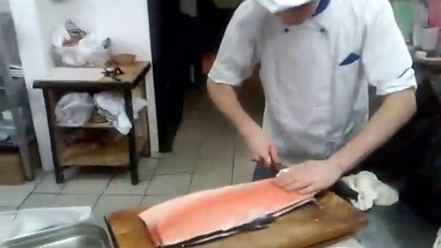 Как бистро разделовать сёмгу,ласос, фарел.