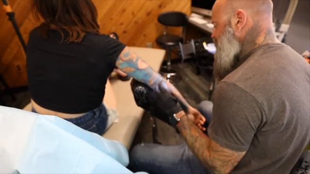 Body Piercing & Tattooing Live Stream смотреть онлайн