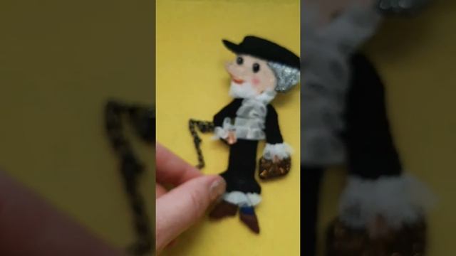 Брошь из фетра Шапокляк смотреть онлайн