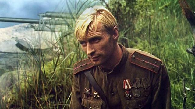 Женщины сходили по нему с ума, а он боялся, как бы его не бросила супруга. Николай Олялин
