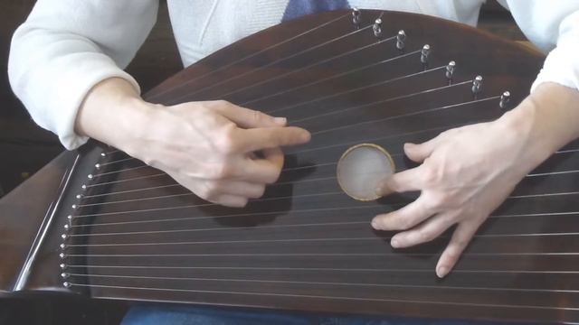 Школа игры на 18-струнных крыловидных гуслях. Урок 3. Аккорды (М. Гавриленко) смотреть онлайн