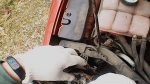 Замена лампочки ближнего света на Ford Focus 2 дорестайлинг 2006 года.