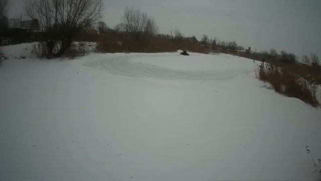 КАРТИНГ НА ЛЬДУ!ДАЛИ ПРОКАТИТЬСЯ НА КАРТИНГЕ! смотреть онлайн