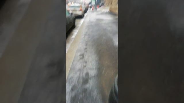 Москва.. Снег. Первый снег????. Кладка асфальта в снег??