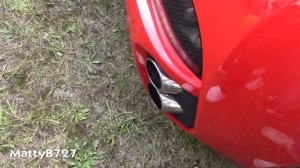 Two Girls Revving Like There's No Tomorrow: Lamborghini Huracán vs Ferrari California!