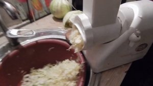 солим капусту в кедровой бочке