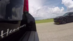 Chevrolet Tahoe RST против Dodge Challenger Hellcat