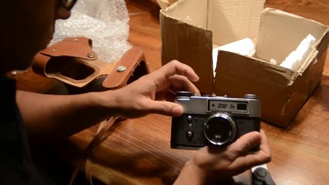 Unboxing Fed B Russian LOMO Camera смотреть онлайн
