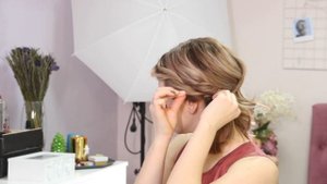 Пучок из каре самой себе. Office hairstyle.