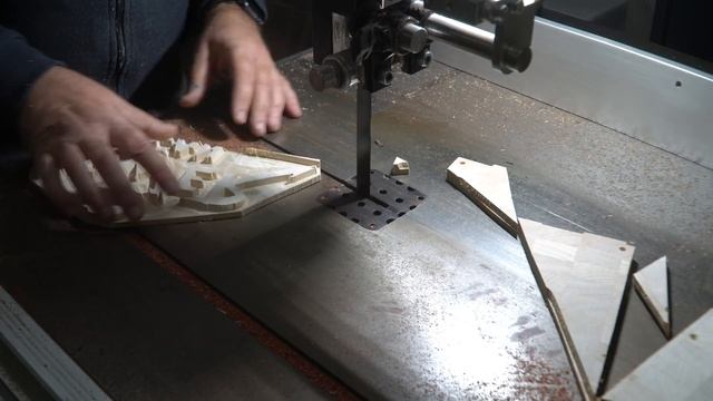 Торцевая разделочная доска с логотипом HEWER CLAN смотреть онлайн